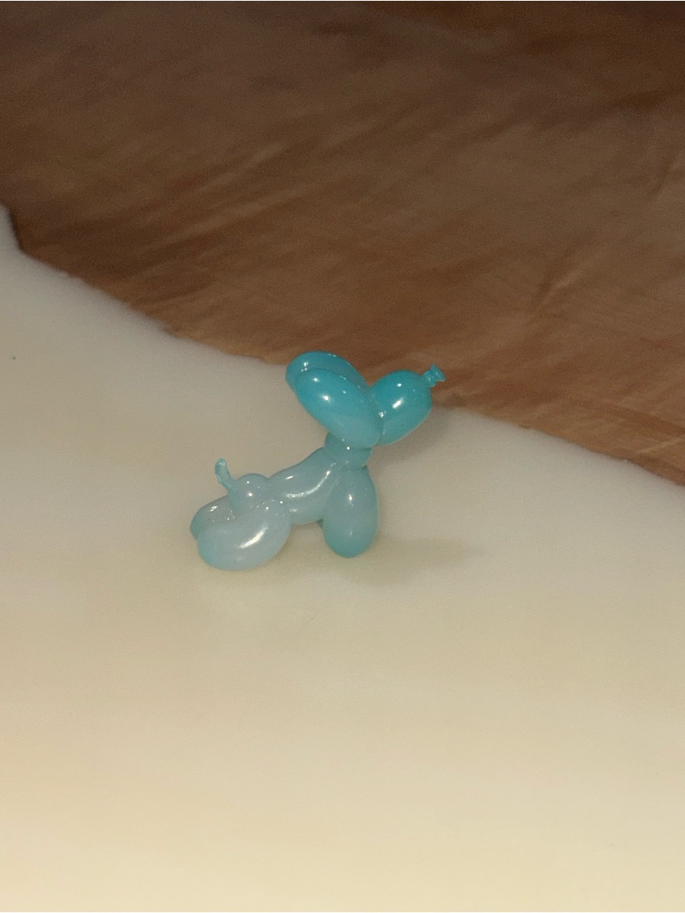 Happy Balloon Dog - Shallow Sea